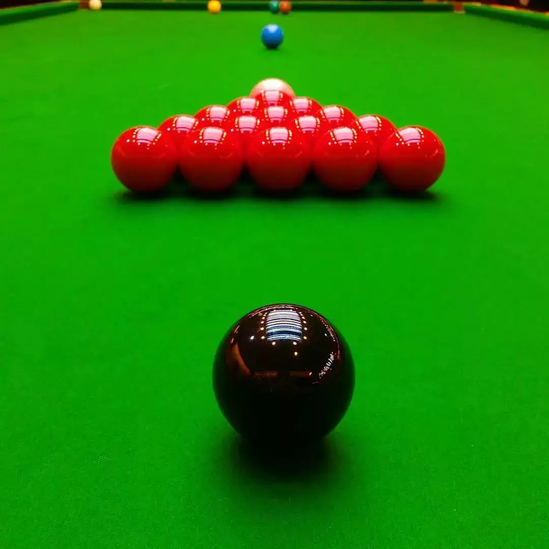 斯诺克高手巅峰对决：2023斯诺克国锦赛资格赛格雷姆·多特VS利亚姆·普伦的技巧与魅力展示